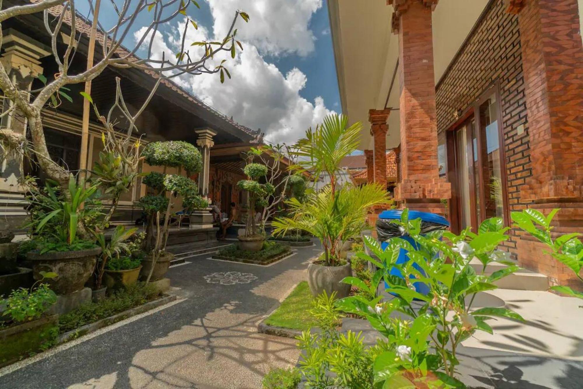 Pondok Lulik Homestay Canggu Экстерьер фото